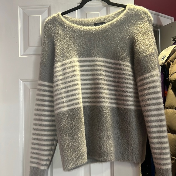 LAST CHANCR Lola B Sweater Grey & White Sweater - Picture 2 of 3